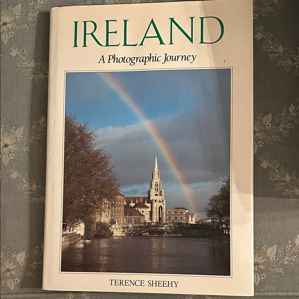 Book-IRELAND-A Photographic Journey  by Terence Sheey
